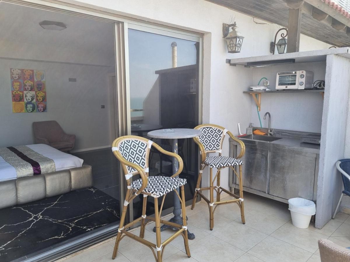 Penthouse Apartment On The Beach Bat Yam Exterior foto