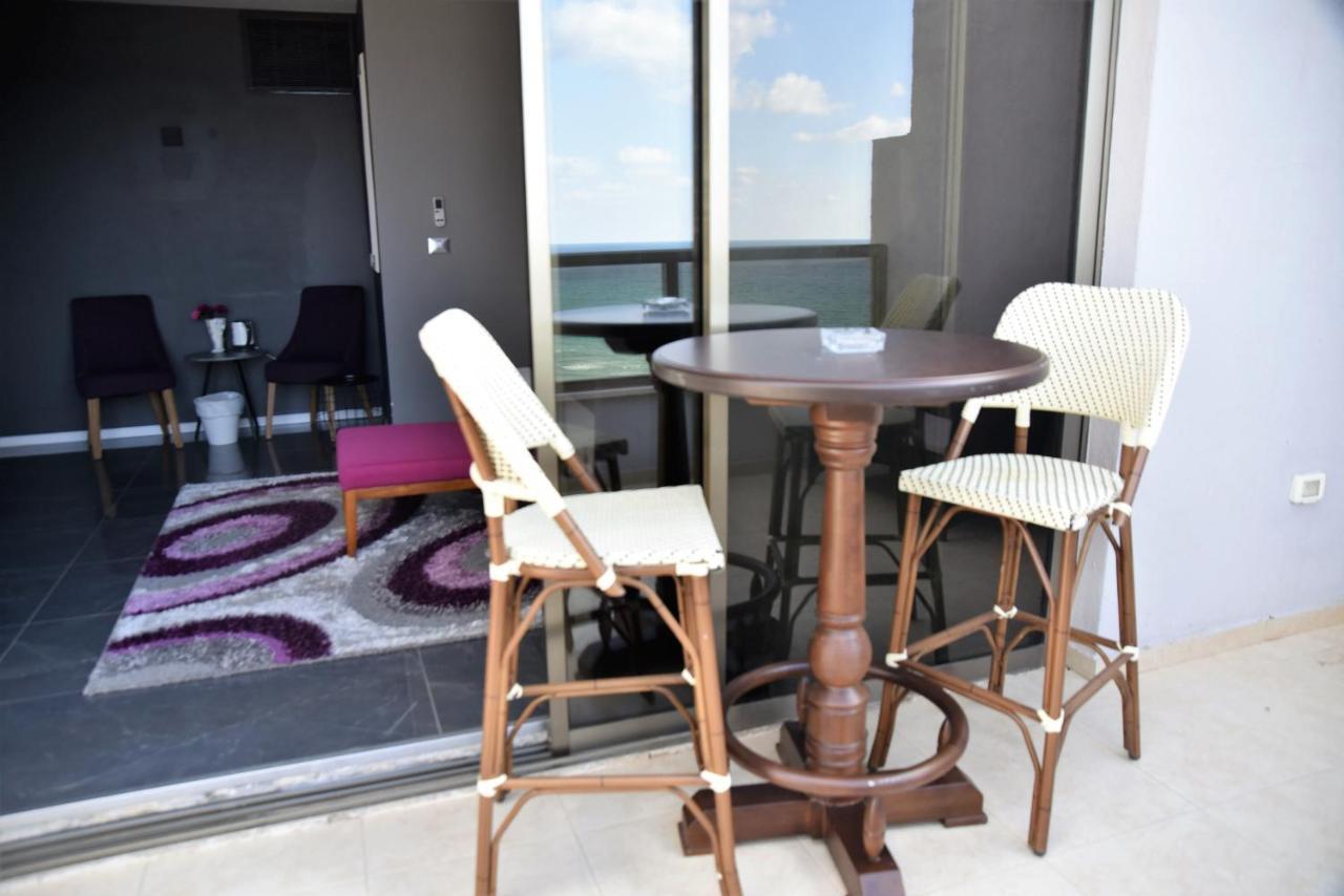 Penthouse Apartment On The Beach Bat Yam Exterior foto