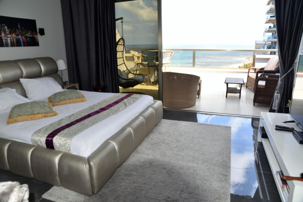 Penthouse Apartment On The Beach Bat Yam Exterior foto