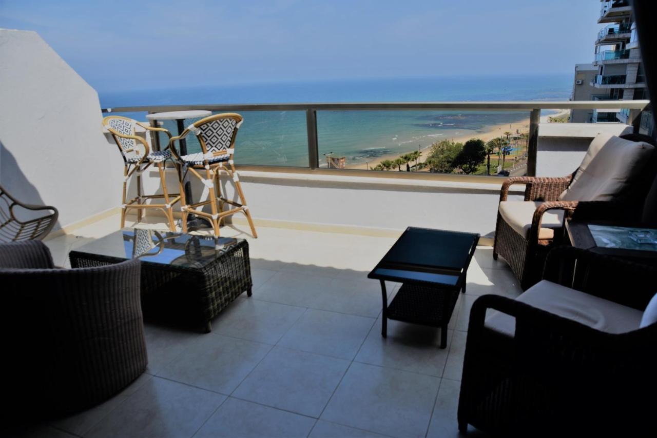 Penthouse Apartment On The Beach Bat Yam Exterior foto